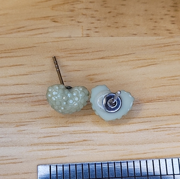 💍 Textured light green earrings - Picture 5 of 7